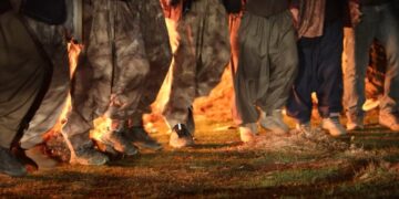 Gerillalar Qendîl’de ilk Newroz ateşini yaktı