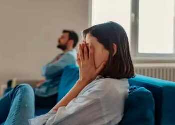 Çocukluk travmalarının romantik ilişkilerinize yansıdığını gösteren 7 işaret