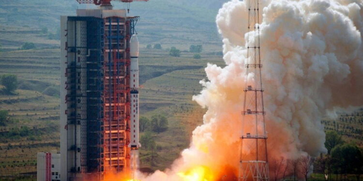 Çin, “Kuaycou 11 Y7” roketiyle 8 uydu fırlattı