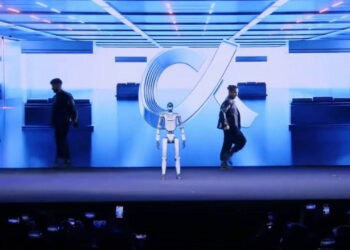 Honor yeni ürünlerini tanıttı; telefon, tablet ve ilk insansı robot