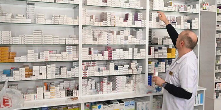 Arefe Günü eczaneler açık mı? Bayramda ve Arefe Günü eczaneler kaçta kapanıyor?