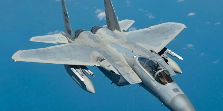 F-15E Strike Eagle uçağının özellikleri neler? F-15E Strike Eagle kaç km hız yapıyor?