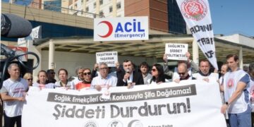 Yüreğir Devlet Hastanesi’ndeki şiddet protesto edildi