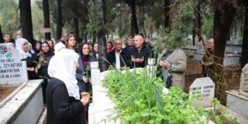 Gazeteci Eryiğit mezar başında anıldı