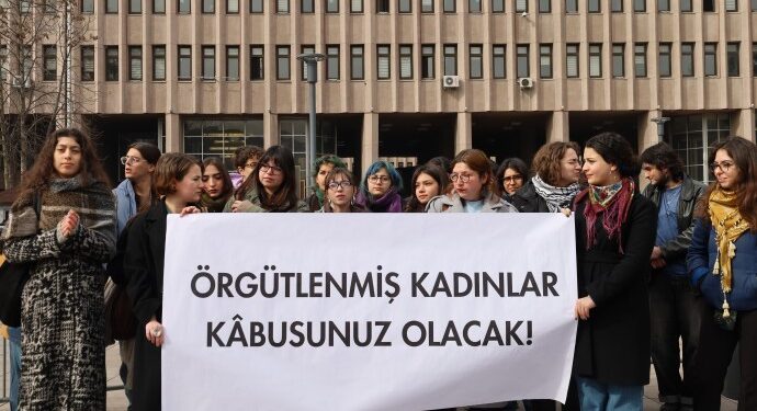 Öğrencilerden şiddet faili Okay için açıklama