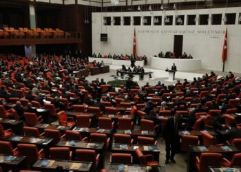 Meclis İran gündemiyle toplandı