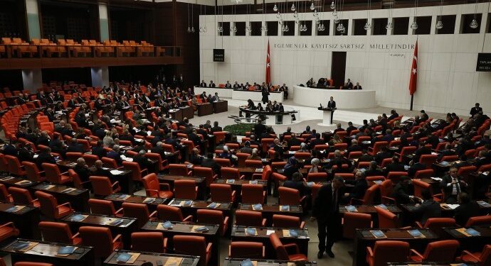 Meclis İran gündemiyle toplandı