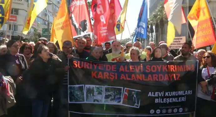 İzmir ve İstanbul’da Alevi katliamları protesto edildi