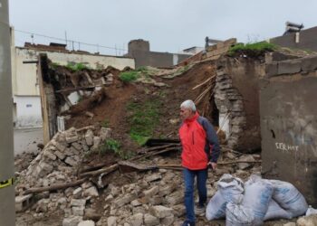Mêrdîn’de sağanak yağış nedeniyle iki ev çöktü