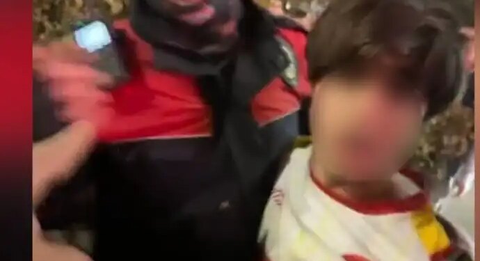 Darp edilen çocuk ifade verdi: Kürdistan formasına el koyuldu