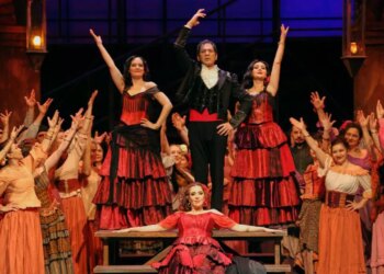 Ankara Devlet Opera ve Balesi’nin ‘Carmen’ adlı eseri Ulus’taki Opera Sahnesi’nde sanatseverlerle buluştu: Yağmurun içinden sahneye