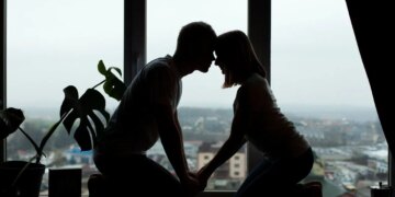 Sadakatsizliğin yeni adı ‘Tolyamori’ mi? Uzmanlar ilişkilerdeki gizli tehlikeye dikkat çekiyor