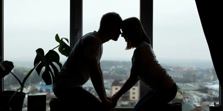 Sadakatsizliğin yeni adı ‘Tolyamori’ mi? Uzmanlar ilişkilerdeki gizli tehlikeye dikkat çekiyor