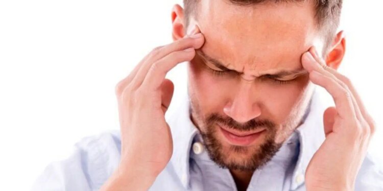 ‘Gök gürültüsü’ baş ağrısına dikkat: Hayati tehlikenin ilk sinyali olabilir!