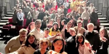 Binfikir Tiyatrosu’ndan Brüksel’de çifte bayram: Erol Günaydın unutulmadı