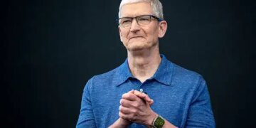 Apple CEO’su Tim Cook’tan dikkat çeken tavsiye: ‘Akıllı telefonlara ara verip dışarı çıkın’