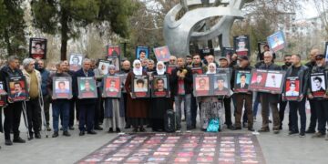 Kayıp yakınlarından 3 kentte eylem