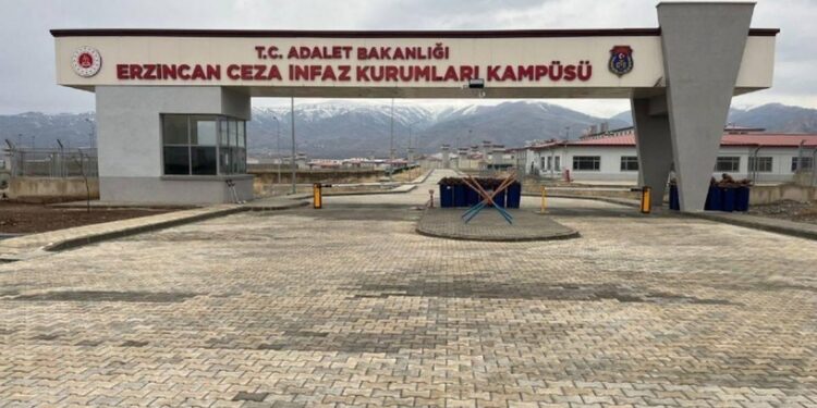 Meme kanseri riski olan tutsağın tedavisi engelleniyor