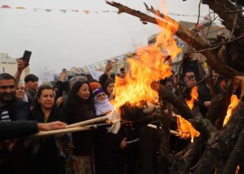 Nisêbîn’de binler Newroz’a aktı: Barış liderinin özgür olması gerek
