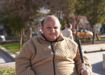 Görme engelli Yılmaz Newroz ateşini sıcaklığıyla hissediyor