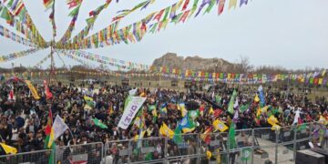 Wan’da ‘Özgürlük Newrozu’: Yurttaşlar alana akın ediyor  GÜNCELLENİYOR