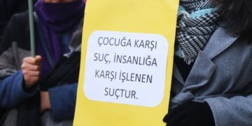 Kreşteki çocuklara şiddet: Faillere hapis cezası