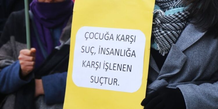 Kreşteki çocuklara şiddet: Faillere hapis cezası