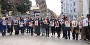 Cumartesi Anneleri gözaltında kaybedilen kadınları andı