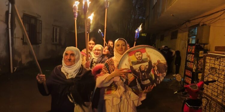 Başakşehir ve Küçükekmece’de Newroz coşkusu