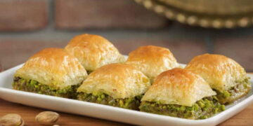 Bayramda sağlıklı beslenme uyarısı: Tatlı ve tuzlu gıdalara dikkat