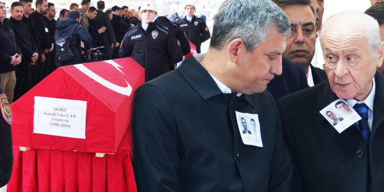 Bahçeli ve Özgür Özel Bir Araya Geldi