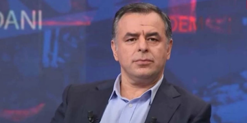 Barış Yarkadaş'tan Çarpıcı Çıkış:  'Özgür Özel'e CHP'li Vekiller Bile İnanmıyor!'