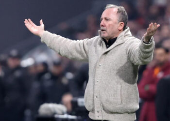 Beşiktaş Yeni Sezona Hazırlanıyor: Sergen Yalçın 8 İsmin Üstünü Çizdi