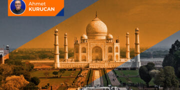 Bilmediğin şeyin cahilisin: Tac Mahal’den dönerken