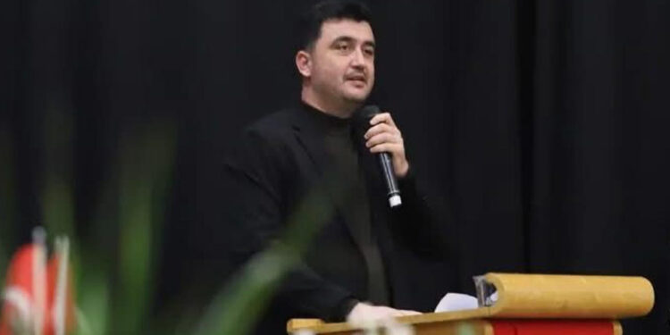 CHP Menderes İlçe Başkanı Mehmet Emin Işık'a Bıçaklı Saldırı