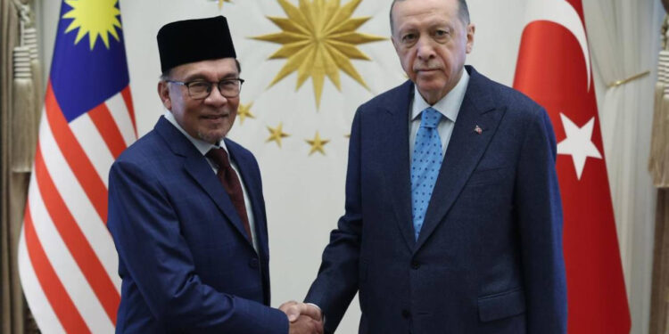 Cumhurbaşkanı Erdoğan, Malezya Başbakanı Enver İbrahim İle Görüştü