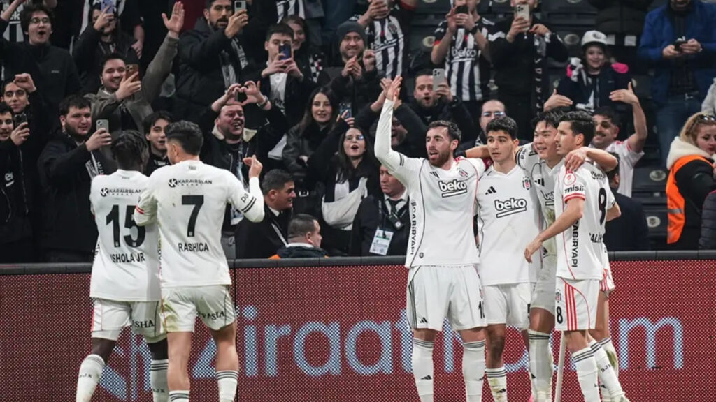 Dolmabahçe'de Gol Yağmuru... Beşiktaş Çeyrek Finalde