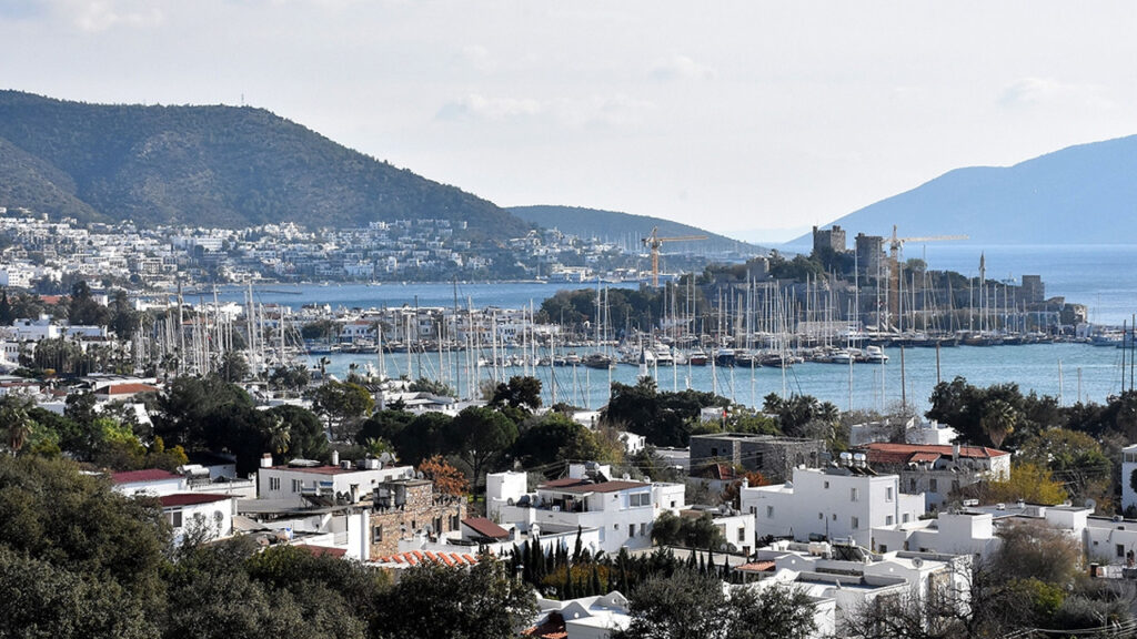 Dudak Uçuklatan Rakamlar! Bu İlçede Aidatlar 180 Bin Lira, Evler 45 Milyon Euro