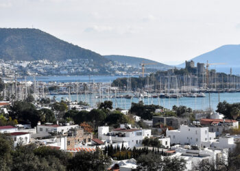 Dudak Uçuklatan Rakamlar! Bu İlçede Aidatlar 180 Bin Lira, Evler 45 Milyon Euro