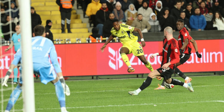 Fenerbahçe Coştu... Gaziantep’te 4 Gollü Tur