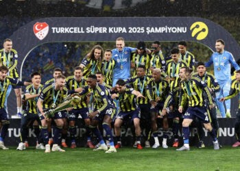 Fenerbahçe'de Tedesco'yla Devam Kararının Arkasından Oyuncular Çıktı: Gerekirse Biz de Bedel Öderiz