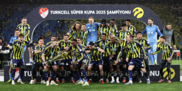 Fenerbahçe'de Tedesco'yla Devam Kararının Arkasından Oyuncular Çıktı: Gerekirse Biz de Bedel Öderiz