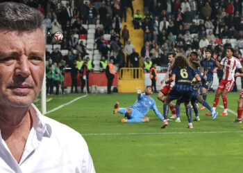 Fenerbahçe'den Hakem Kararına Tepki: 'Sahada Alın Terimizi Yok Sayan Her Kararın Karşısındayız'