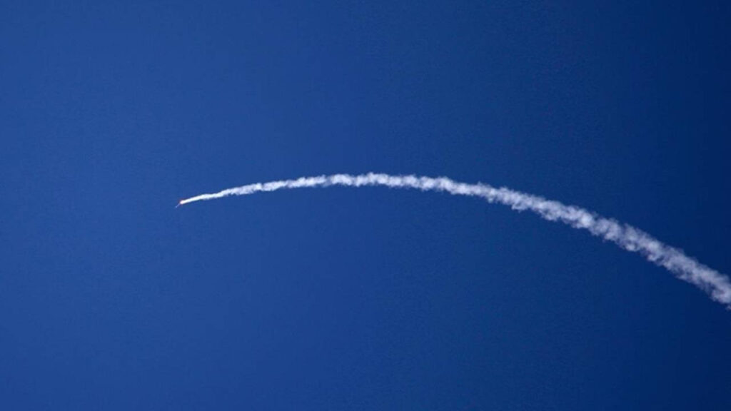 Güney Kıbrıs Rum Yönetimi Hava Sahasını Kapattı