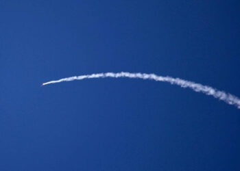 Güney Kıbrıs Rum Yönetimi Hava Sahasını Kapattı