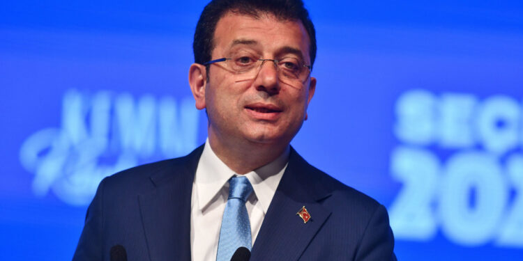 'İBB Davası'nda Beşinci Gün: Duruşmaya Başlamadan Ara Verildi