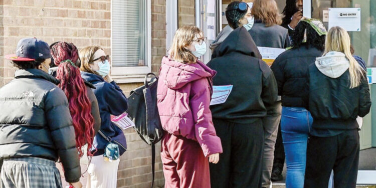 İngiltere’de Menenjit Alarmı! Salgın Büyüyor