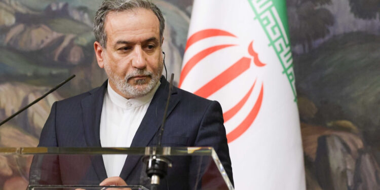 İranlı Bakan Erakçi'den 'Savaşta Geri Adım Yok' Mesajı: 'Ateşkesi Kabul Etmiyoruz'