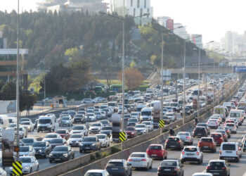 İstanbul Dönüşünde Yoğunluk! O Araçlara Yasak Geldi