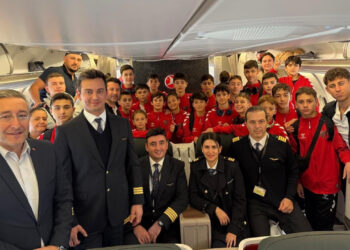 Katar'da Mahsur Kalan Sporcu Çocuklar Türkiye'ye Döndü